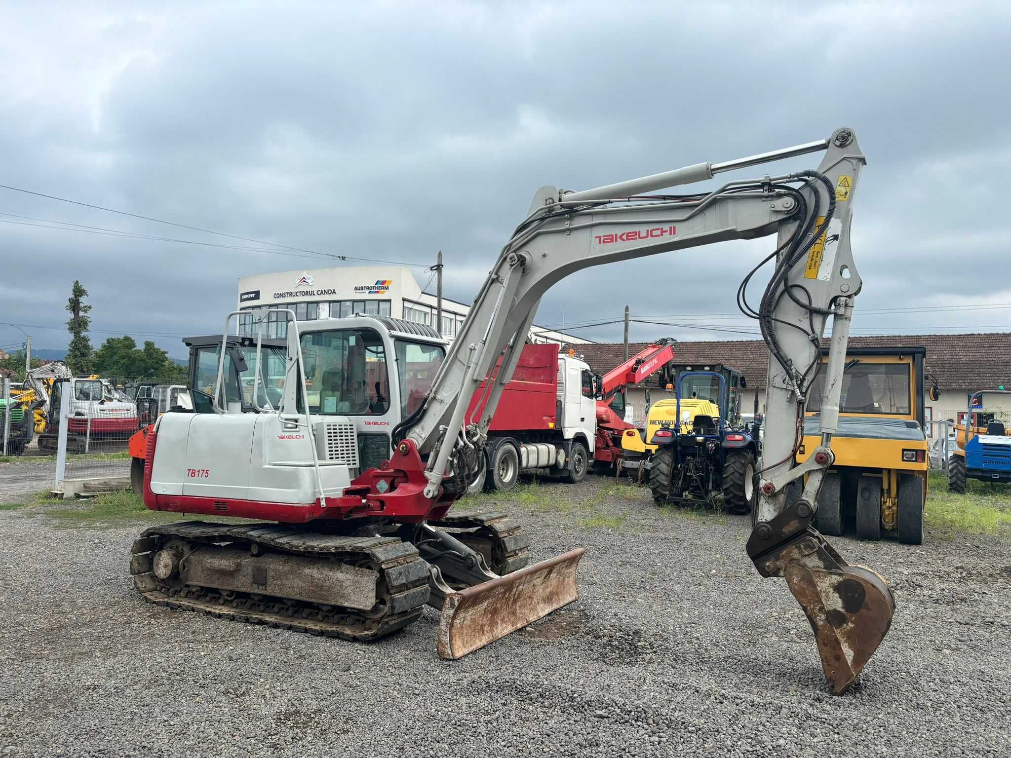 Miniexcavator 8 tone Tackeuchi TB175 , 2010 , 2 cupe , cupla rapida