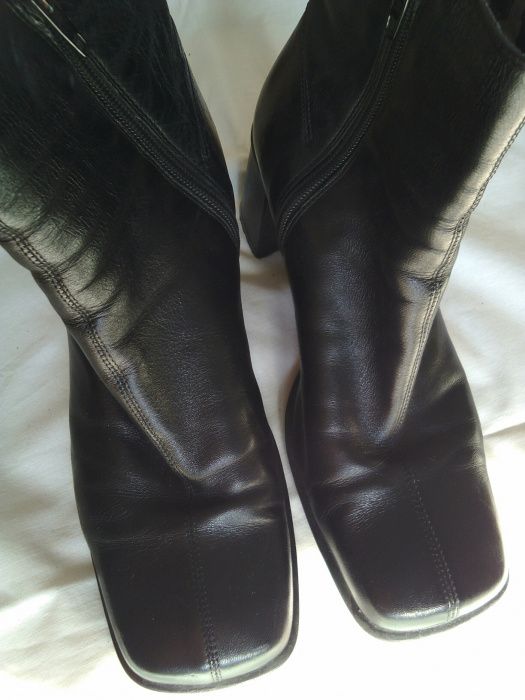 Botine si cizme din piele la preturi mici.