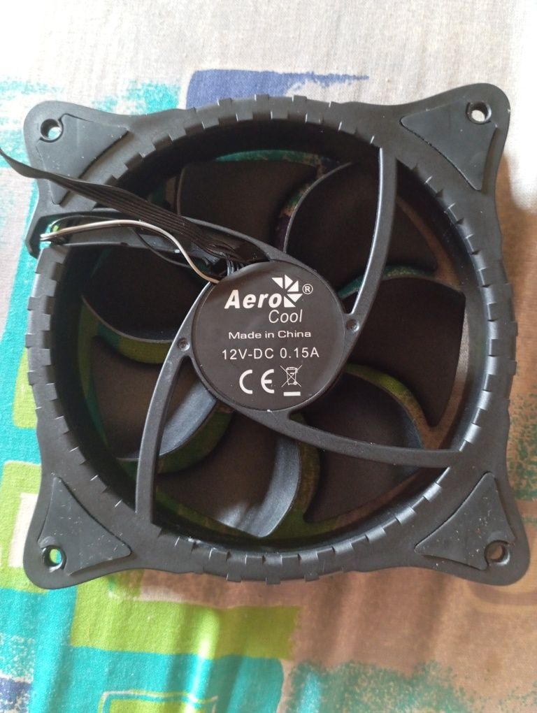 Продаю кулер с подсветкой ARGB