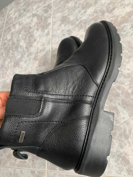 Продавам чисто нови боти от естествена кожа  номер 42