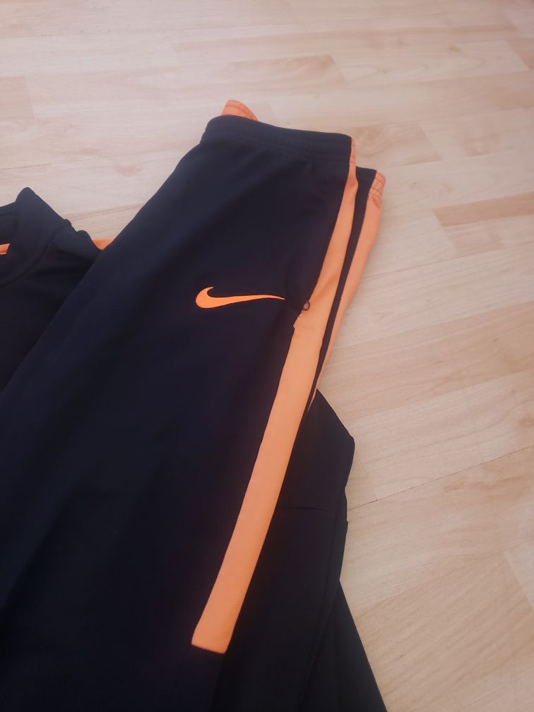 Оригинален екип Nike Dri-Fit S
