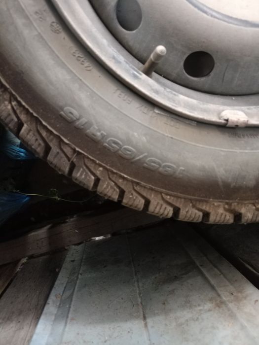 Продам балоны шипованные 185/65 R 15 с дисками или обмен на R16