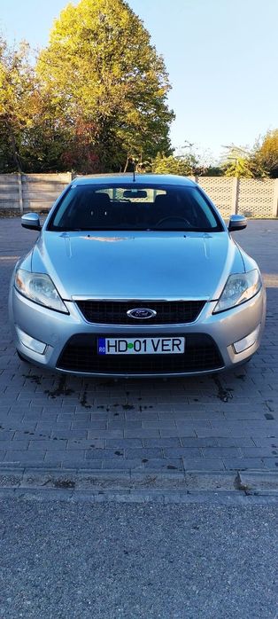 Vând Ford Mondeo 1.8