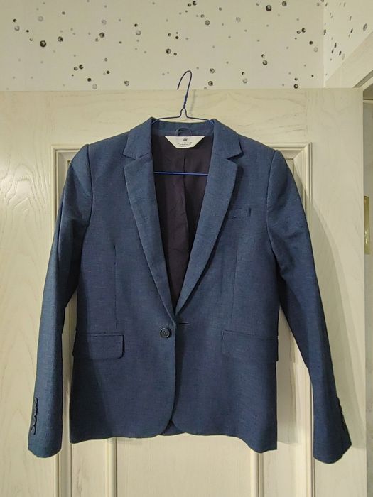 Продам фирменный(H&M)  школьный пиджак на мальчика