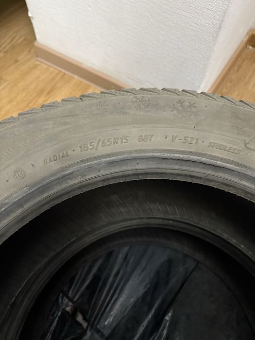 Продам зимние шины 2 штуки б/у