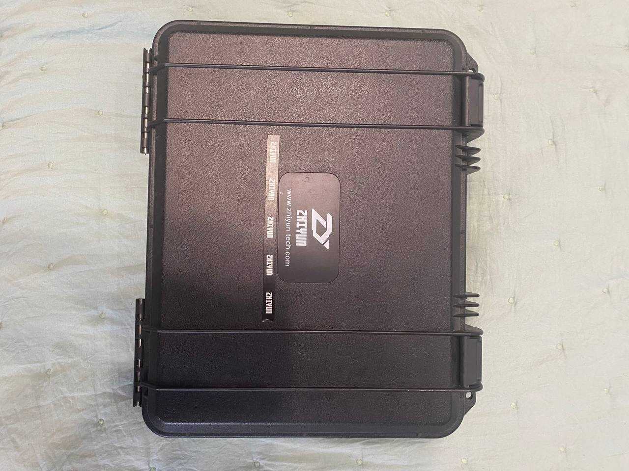 Продам электронный стабилизатор (стедикам) Zhiyun Crane Plus