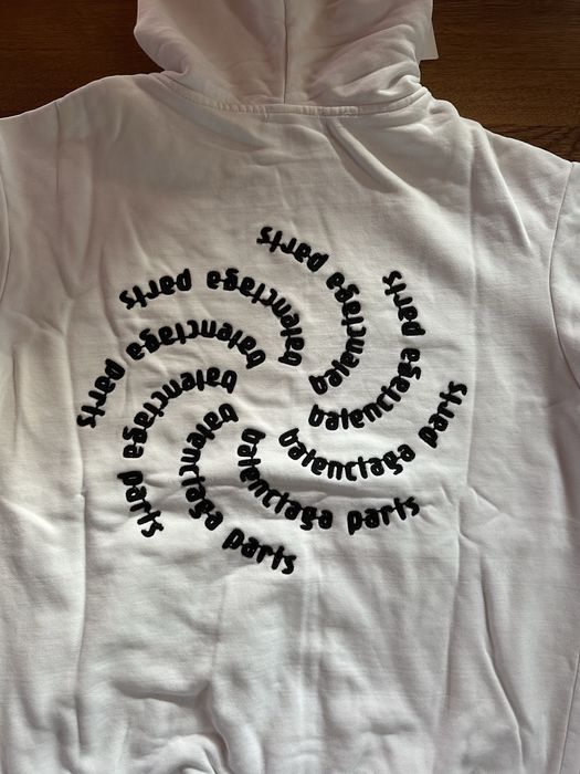 Мъжки,памучен,бял суитчер Balenciaga с бродирано лого навсякъде