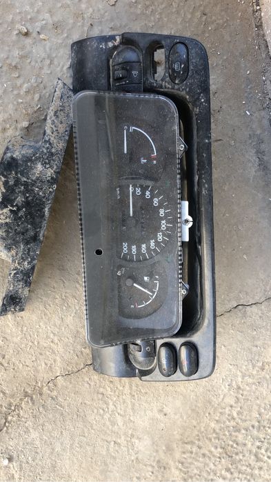 Нексия 1 бары ыстеп тур саудасы бар 7000тг