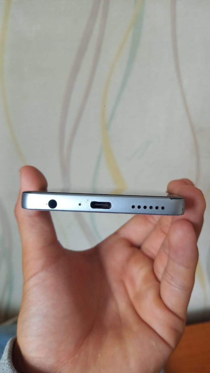 Смартфон:Tecno camon 19