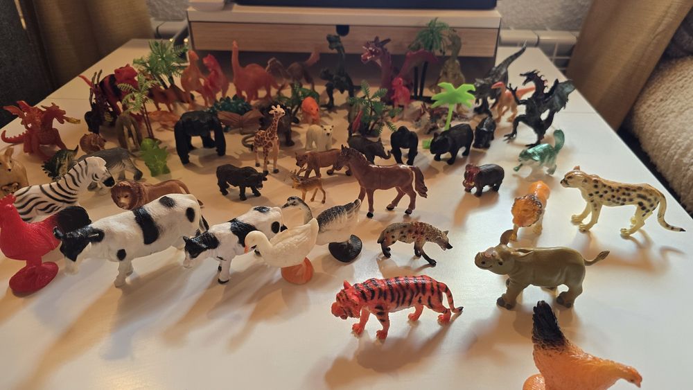 Продавам огромно количество детски играчки