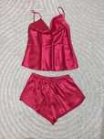 Vand set de pijamale noi din satin