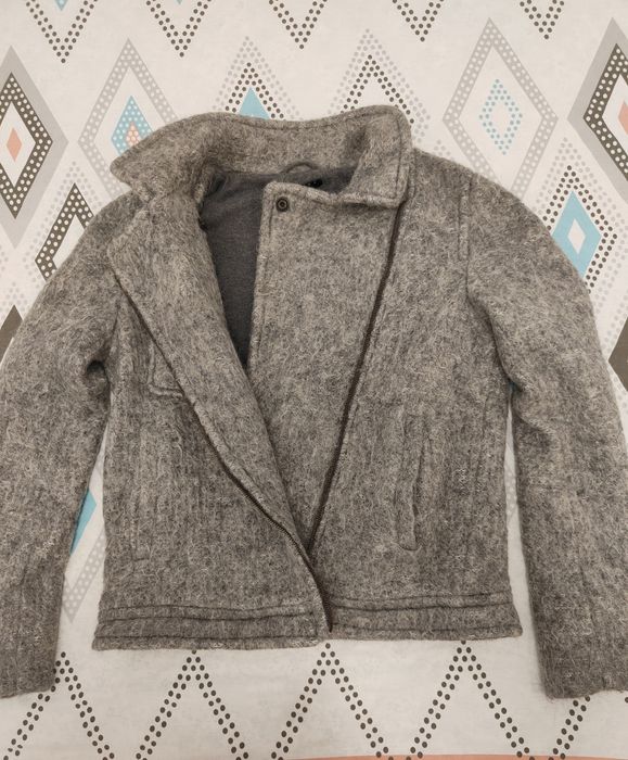 Sisley rr. 42. Сиво вълнено яке тип "байкър" със страничен цип.