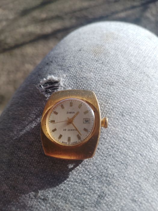 Ceas mecanic zaria cric haragaz cu   4 ochiuri si cuptor functional