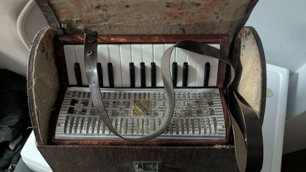Аккардеон малыш , в хорошем состоянии