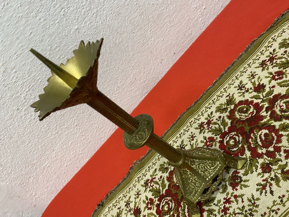 Винтидж френски месингов свещник с ръчна орнаментика 1950-те