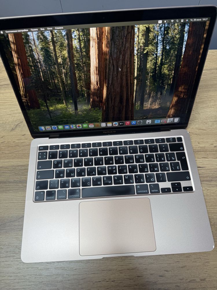 MacBook Air M1 / озу 8/ ссд 256/ 2020 год