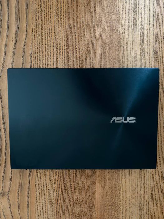 Ноутбук ASUS ZenBook Duo — 2 сенсорных экрана • i7 • 16GB • 512GB •