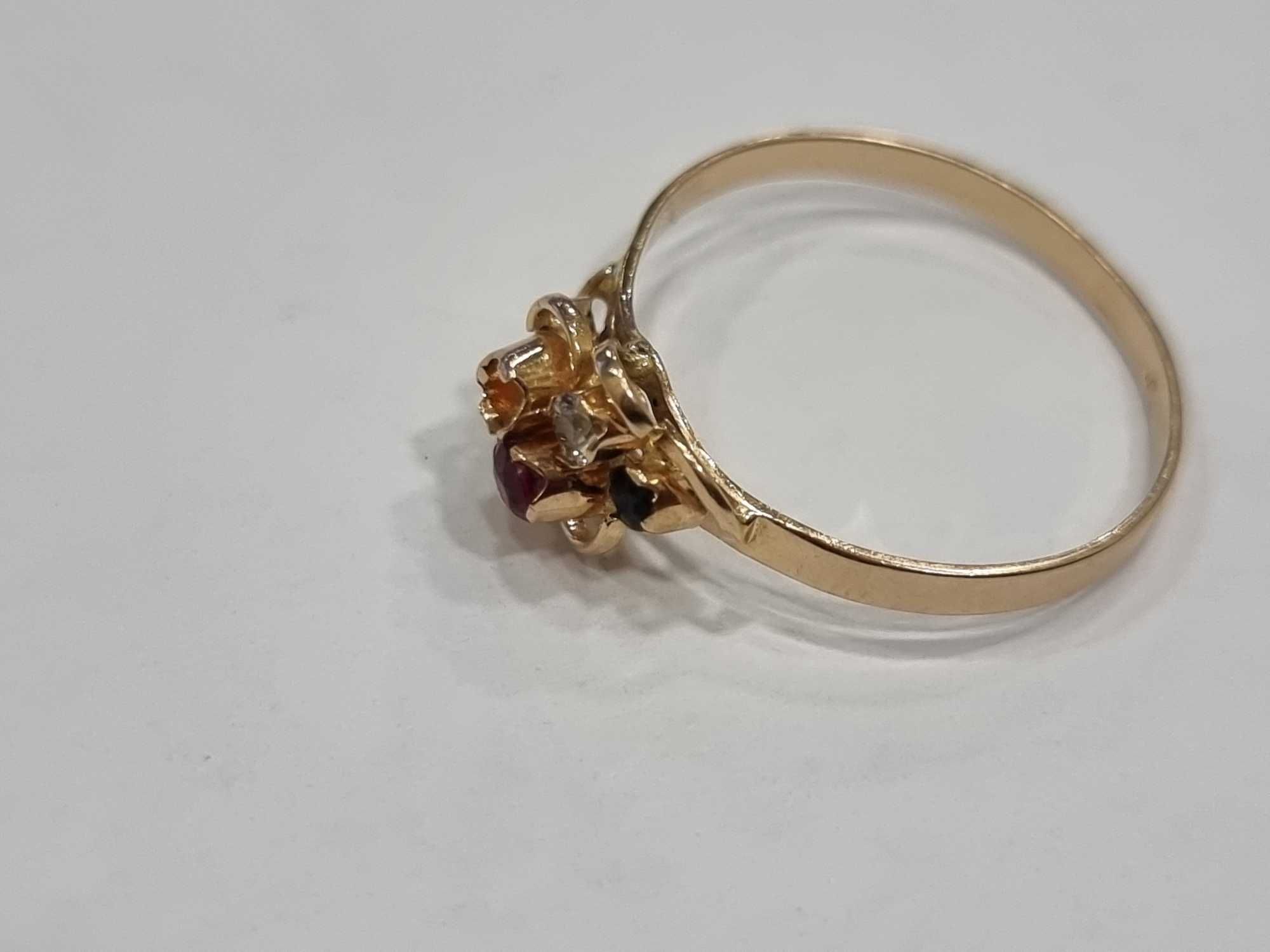 Златен пръстен 18 карата дамски