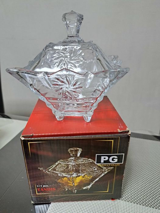 Сахарница с крышкой