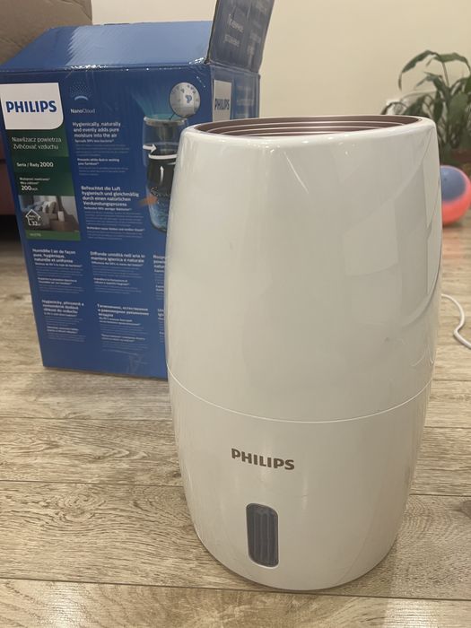 Овлажнител за въздух Philips HU2716