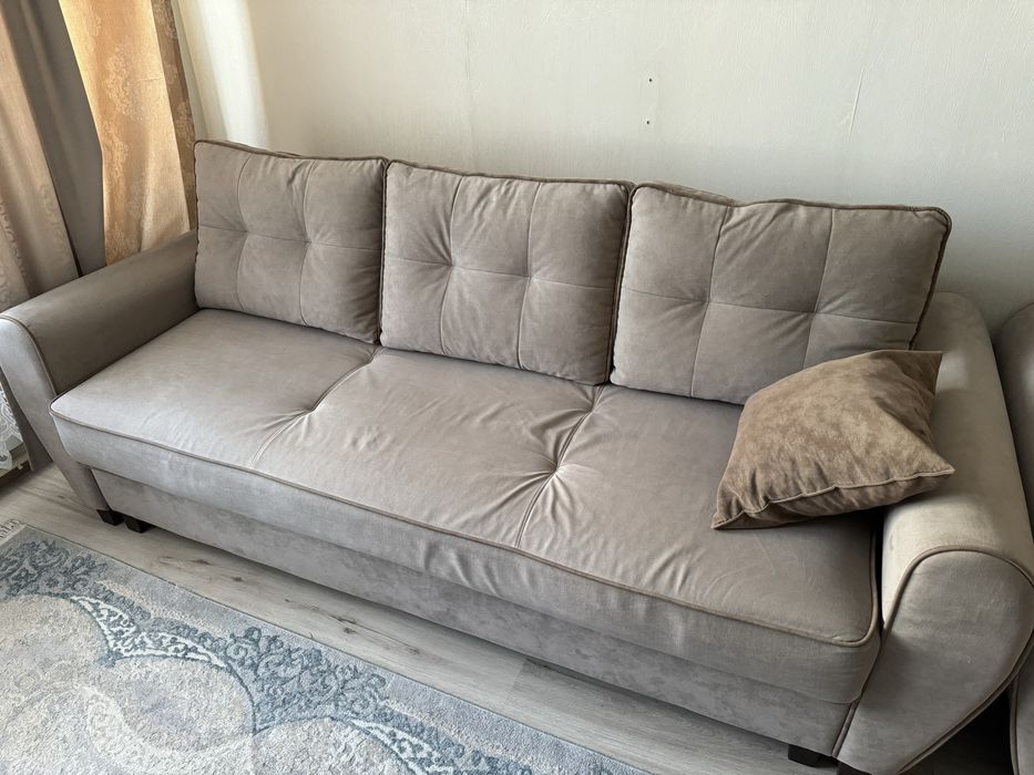 Диван, кресло.