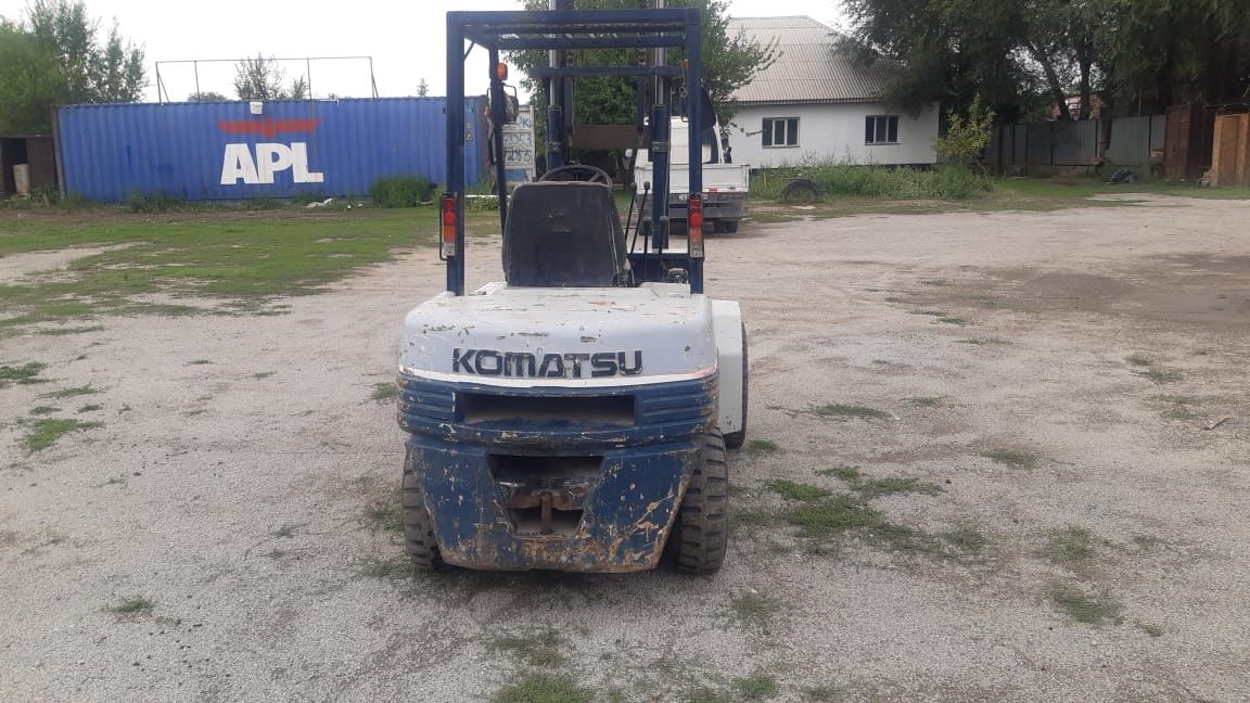 Кара KOMATSU 3000