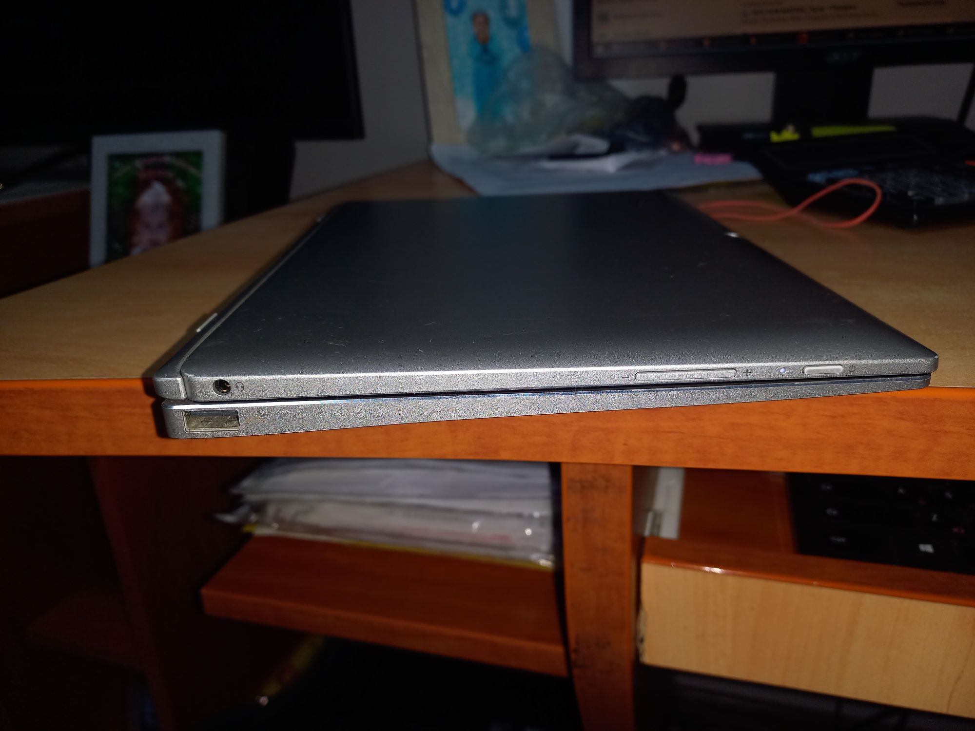 Лаптоп таблет Lenovo IdeaPad MIIX 320