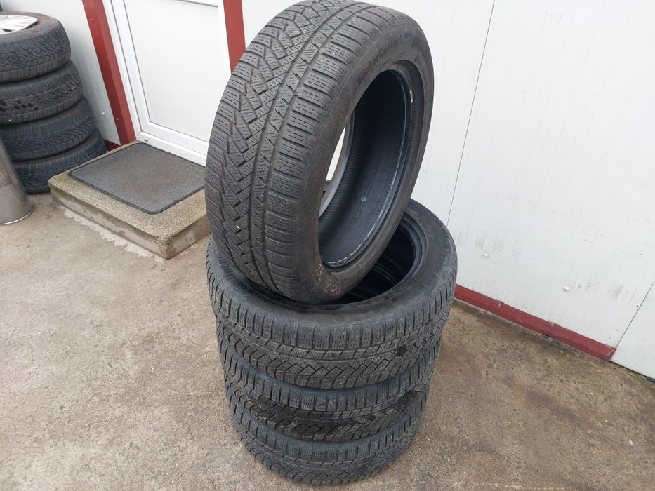 125 lei bucata! Set anvelope M+S/IARNA 225 50 17 Continental