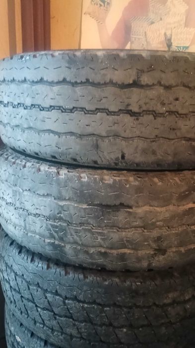 Гуми за бус 215/70/15c