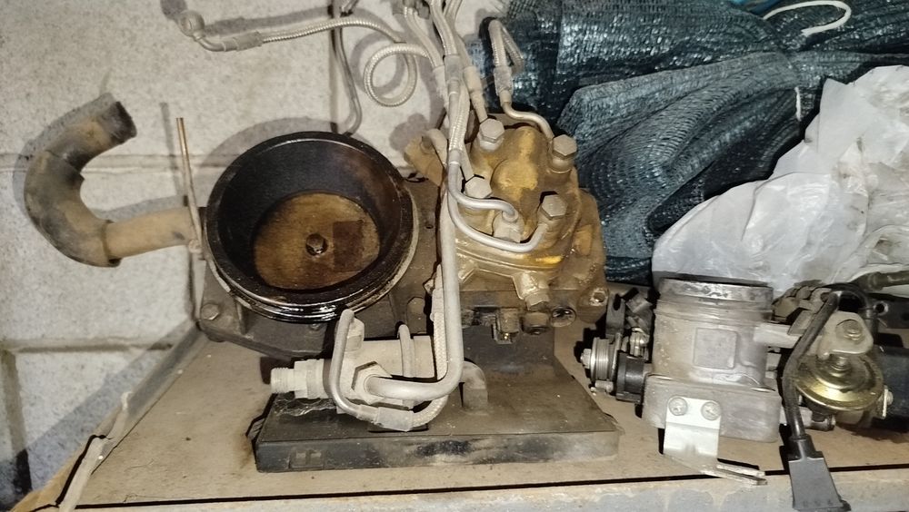 Инжектор Ауди 2куб механических комплект продается  звоните ПО цене до