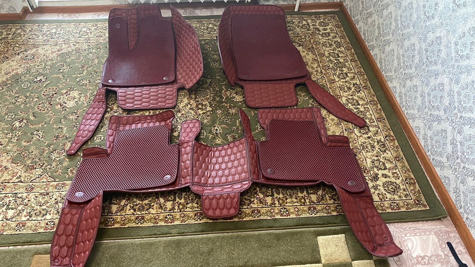 Продам 3D полики на Лексус