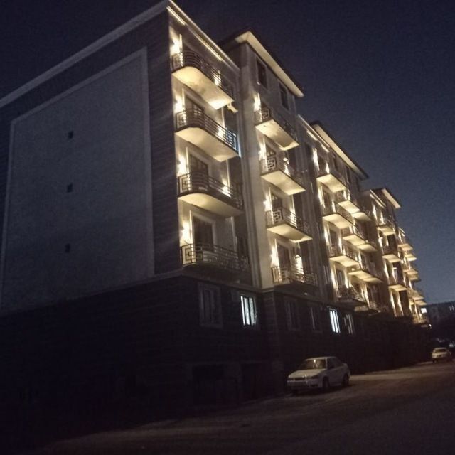 Chilonzor Farxadskiy Oaziz yonida Jaxon tillari va Nizomiy ga metroga