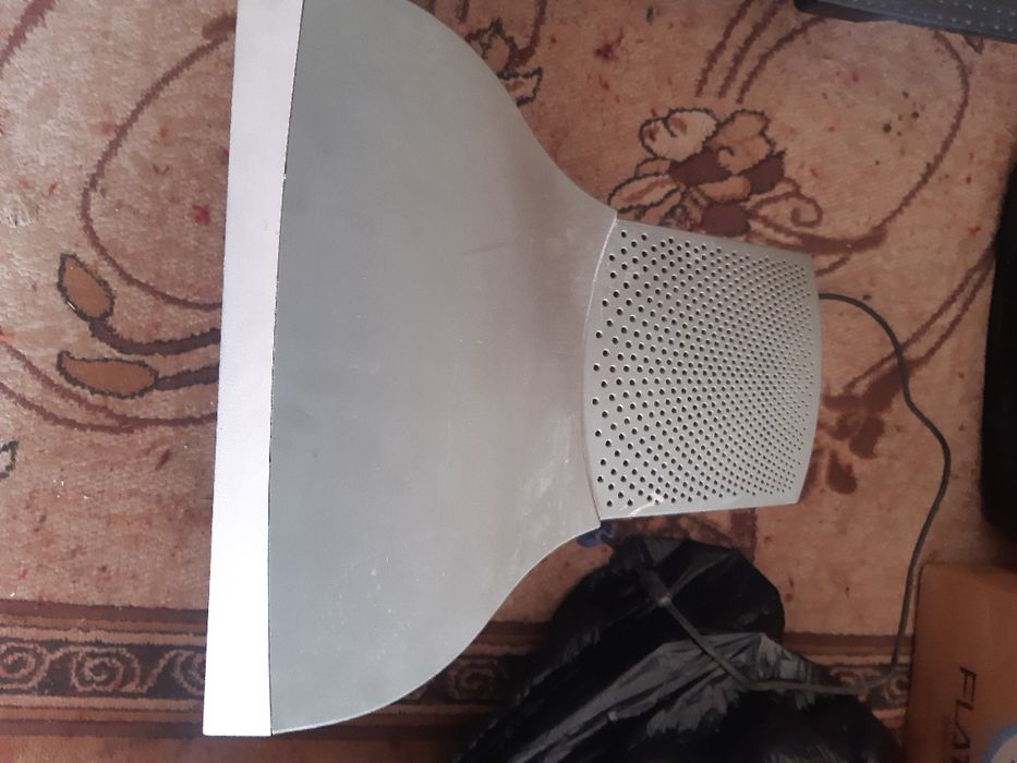 Стар монитор  продавам