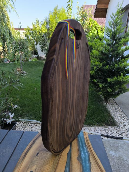 Tocator din lemn de nuc 60x30cm