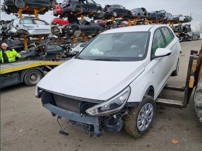 aripa stanga dreapta capota haion armatura fata spate far tripla stop  stanga dreapta Hyundai i30 2018 motor 1.4 benzina  dezmembrez