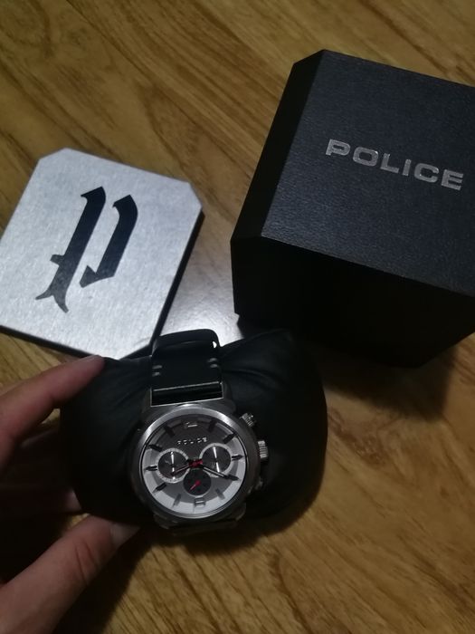 Vând ceas Police