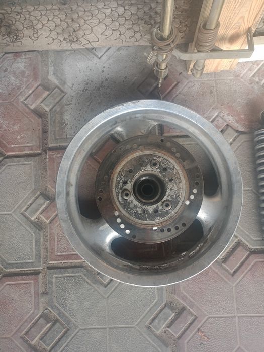 Диск: 13размер два амартизатора