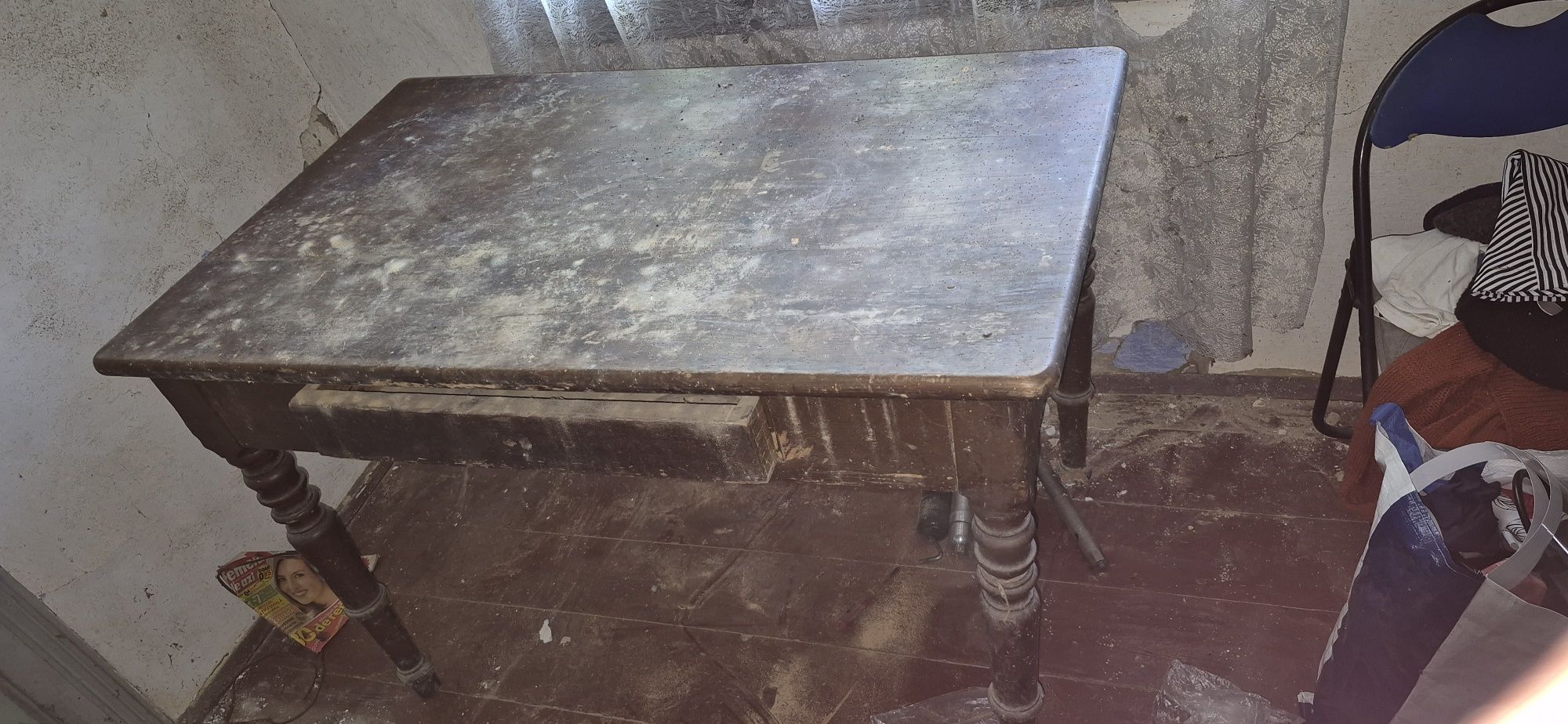 Vând mobila clasică dulap Credence,cuier Lambrini1925,noptiere etc