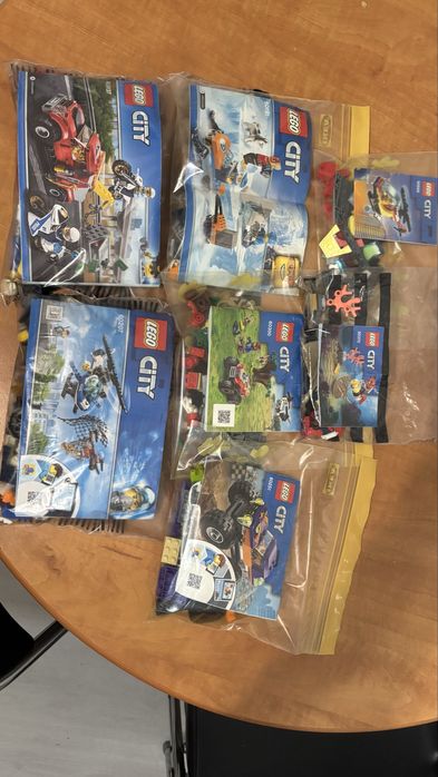 Vand pachet 7 seturi Lego City