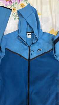 hanorac nike tech albastru