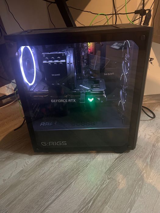 Гейминг компютър с периферни устройства