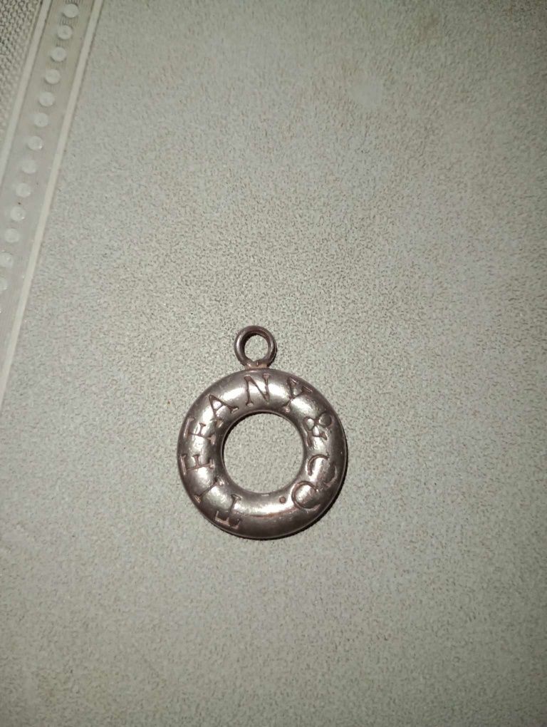 Посребрен медальон Tiffany & co