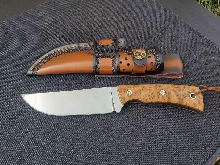 Масивен ловен нож с кожена кания,фултанг ,LN415