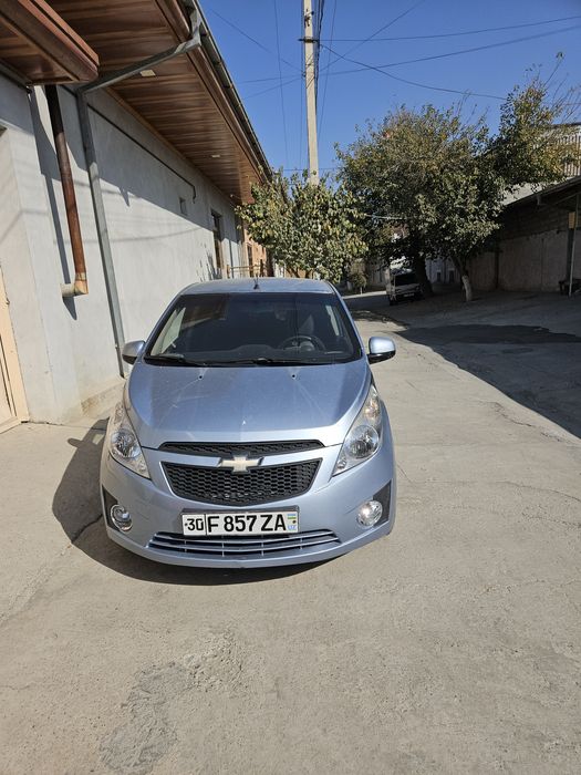 Транспорт автомобил