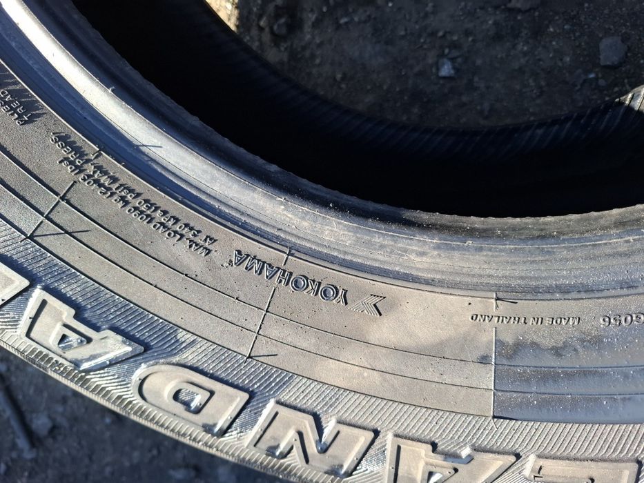 Vand 2 anvelope 245 70 16 yokohana de iarna
