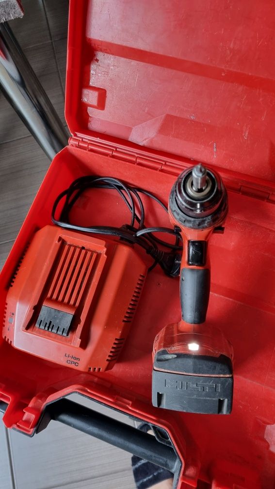 Bormasină hilti profesională