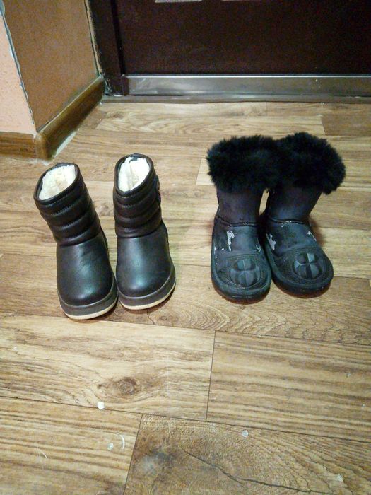Продам детские сапоги