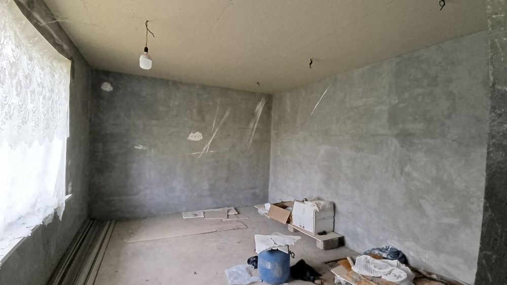 Майский 8,3соток,2 хона+кухня+санузел уйни ичкарисида,80% битган,