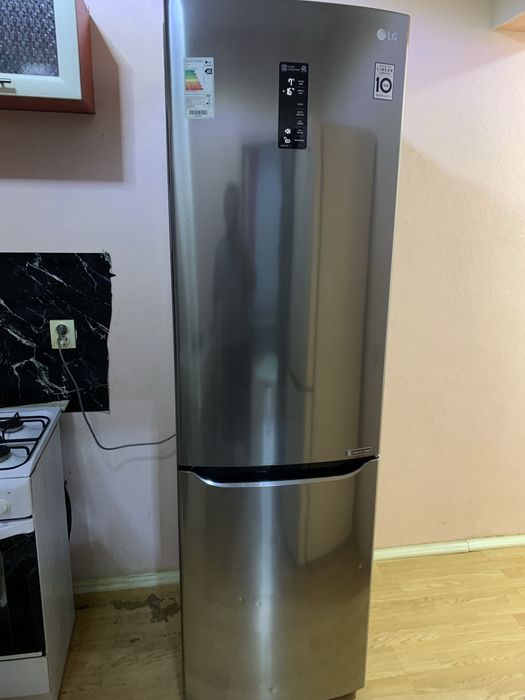 Срочно продам холодильник LG