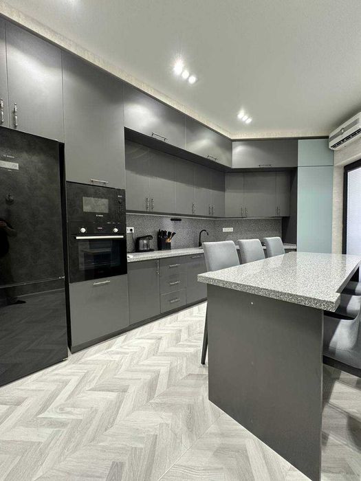 4-комнатная квартира, Дархан Авеню, 106 м², Люкс ремонт